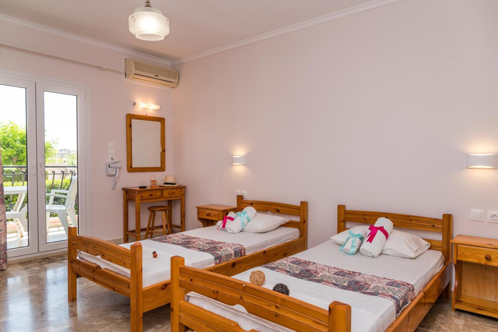 Roussa'S Apartments Laganas Ngoại thất bức ảnh