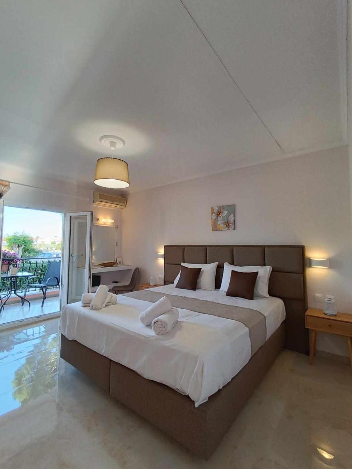 Roussa'S Apartments Laganas Ngoại thất bức ảnh