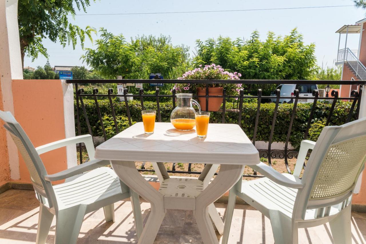 Roussa'S Apartments Laganas Ngoại thất bức ảnh