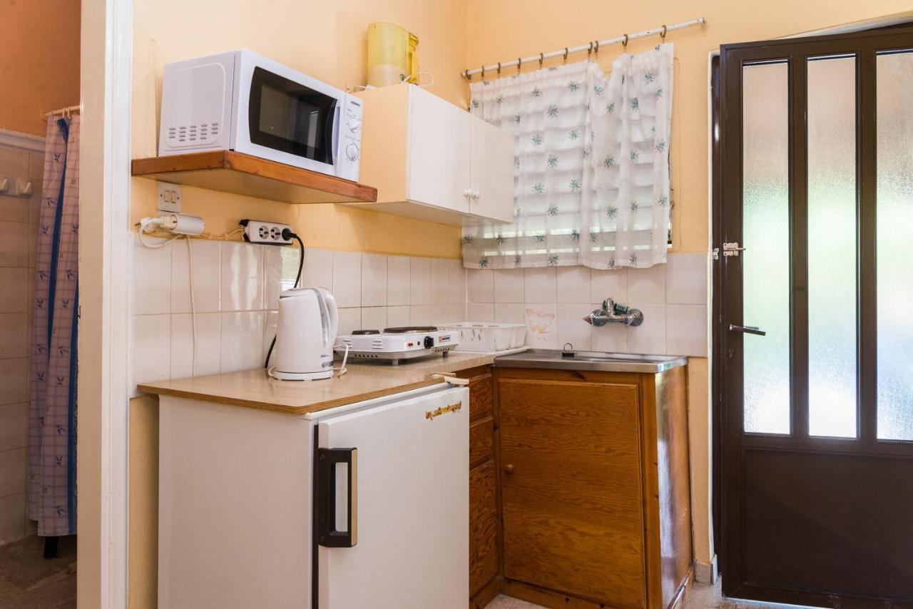 Roussa'S Apartments Laganas Ngoại thất bức ảnh