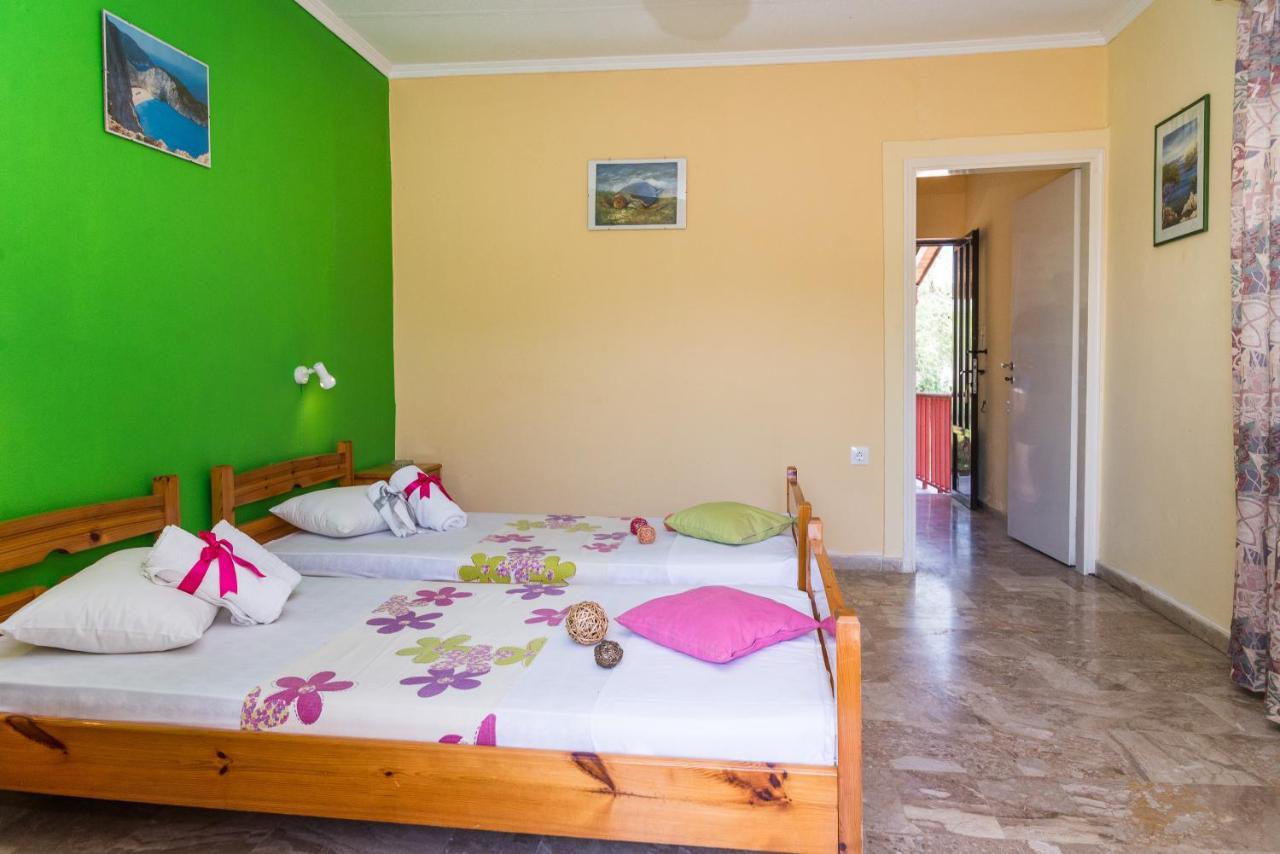 Roussa'S Apartments Laganas Ngoại thất bức ảnh