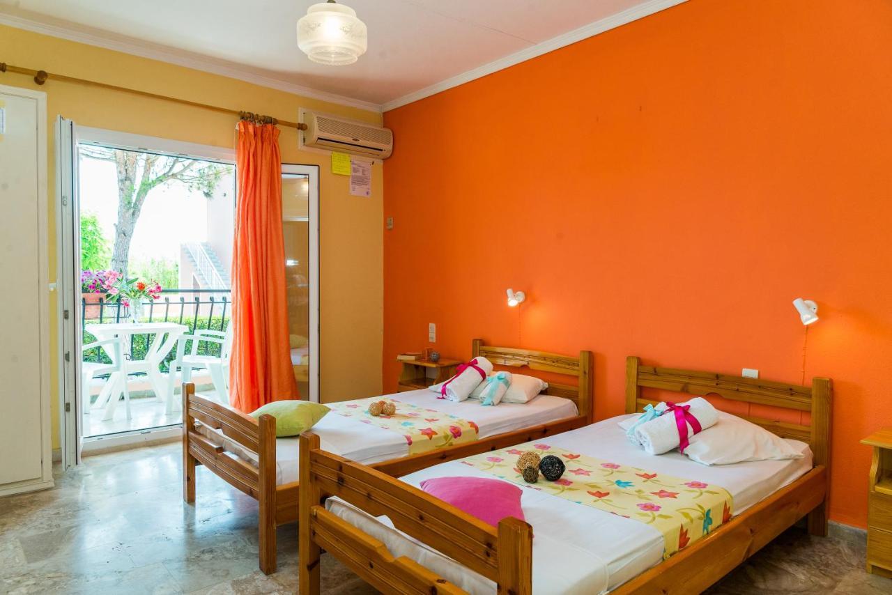 Roussa'S Apartments Laganas Ngoại thất bức ảnh