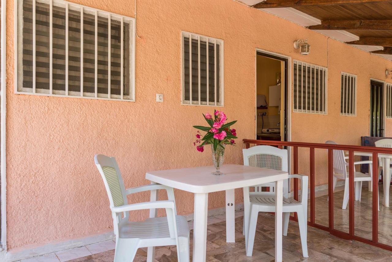 Roussa'S Apartments Laganas Ngoại thất bức ảnh